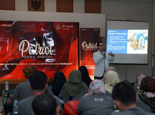 Roadshow Patriot Desa Digital Telkomsel