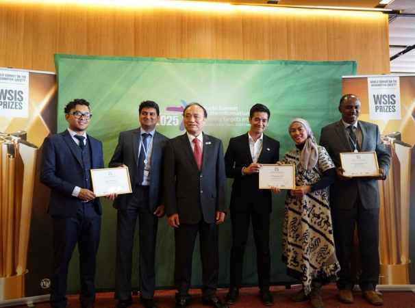 Program CSR Baktiku Negeriku Telkomsel Menangkan Dua Gelar Champion pada The World Summit on the Information Society Prizes di Swiss