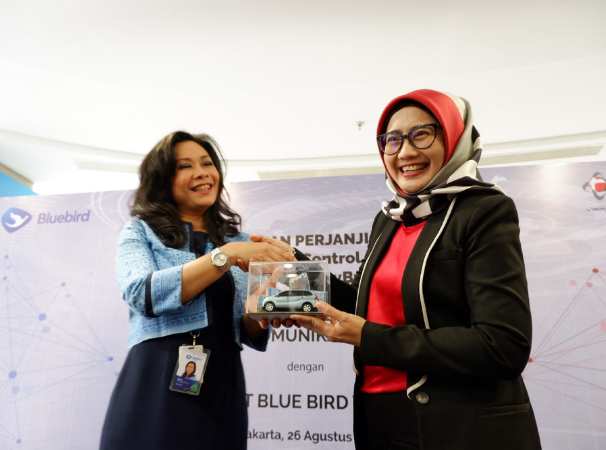 Telkomsel dan Bluebird Berkolaborasi Hadirkan Taksi Berbasis IoT