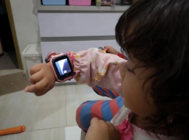 Melindungi Anak dari Kecanduan Gadget