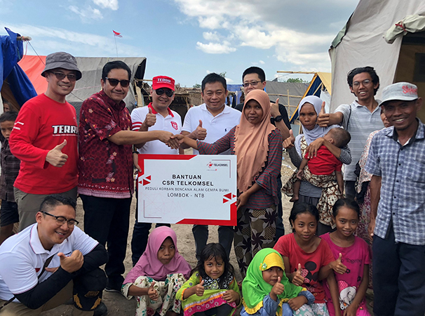 Telkomsel Kembali Berikan Bantuan di Posko Pengungsian Kabupaten Lombok Utara