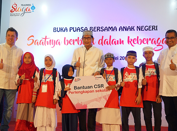 Roadshow Ramadhan 1439 Hijriyah Telkomsel “Berbagi dalam Keberagaman” dengan  5.000 Anak Negeri &  Kaum Dhuafa