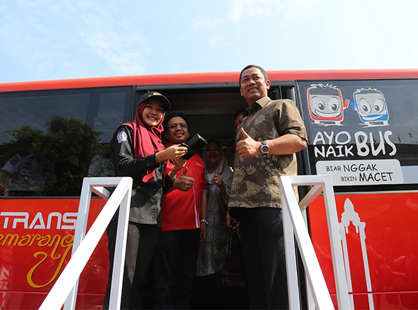 Cukup Tap, Langsung Bisa Naik Bus Trans Semarang