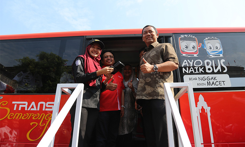 Telkomsel Uji Coba Layanan TCASH di Bus Trans Semarang