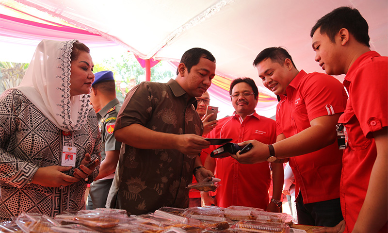 Telkomsel Uji Coba Layanan TCASH di Bus Trans Semarang